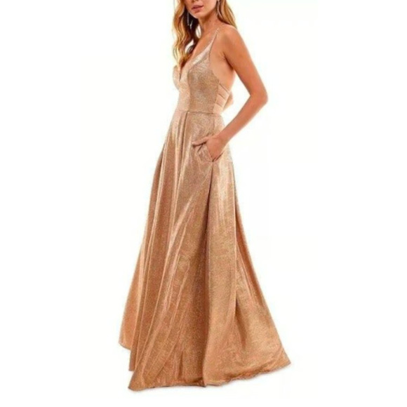NWT CITY STUDIOS Juniors' Metallic Pleated X-Back Gown Evening dress sz3 - Picture 2 of 4